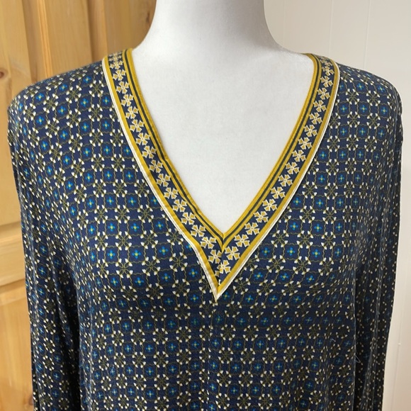 Tribal top - Picture 2 of 10